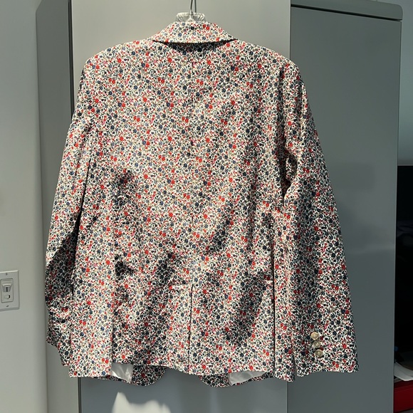 LOFT blazer. Never worn. - Picture 2 of 6